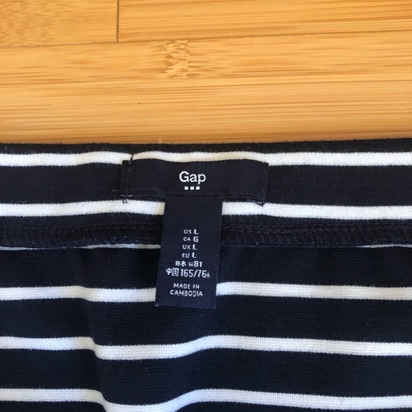 Gap Skirt - Picture 2 of 3